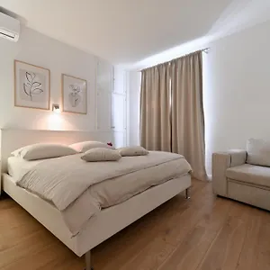 Apartment Near Center With Free Parking And Air Condition In Each