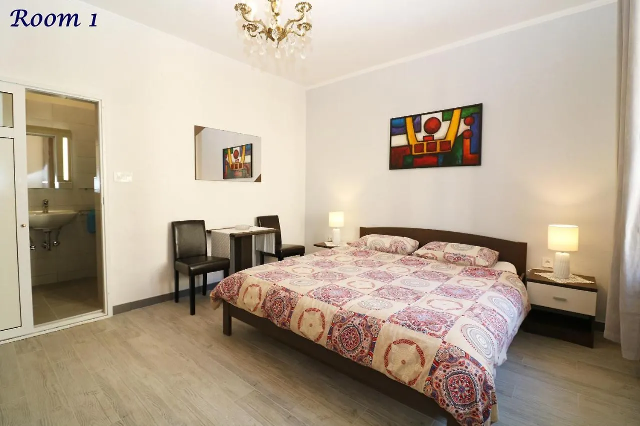 Old Town Rooms And Apartment 3*, Porec Croatia