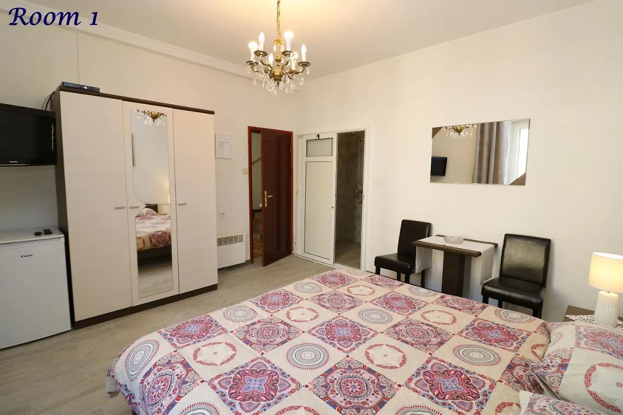 Old Town Rooms And Apartment Porec